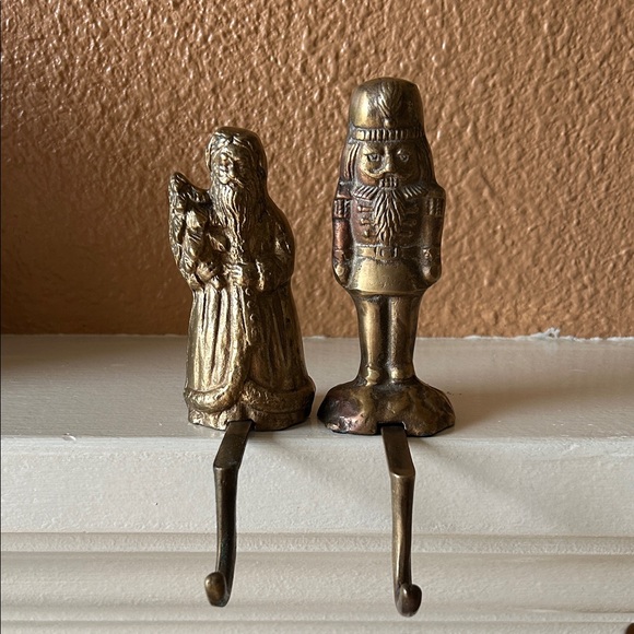 The Bombay Company Other - Vintage Solid Brass Stocking Holders